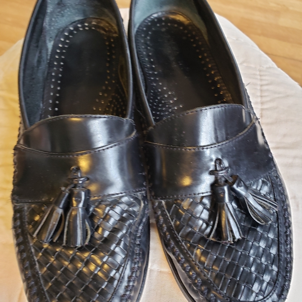 Dress shoes Bass black leather loafers size 9.5
